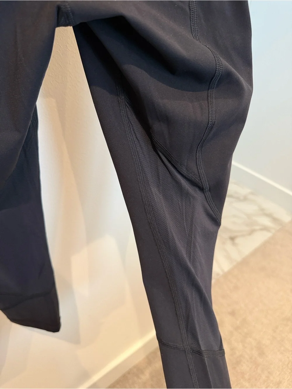 Lululemon Wunder Crop w/ pockets and mesh